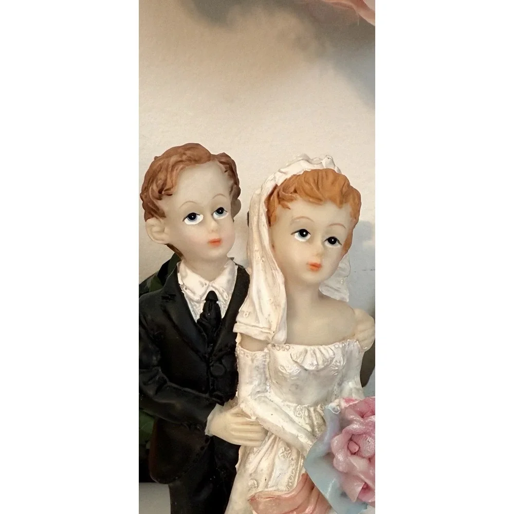 Vintage Shabby Chic Wedding Bride and Groom Resin Wedding Cake Topper‎ 5.5